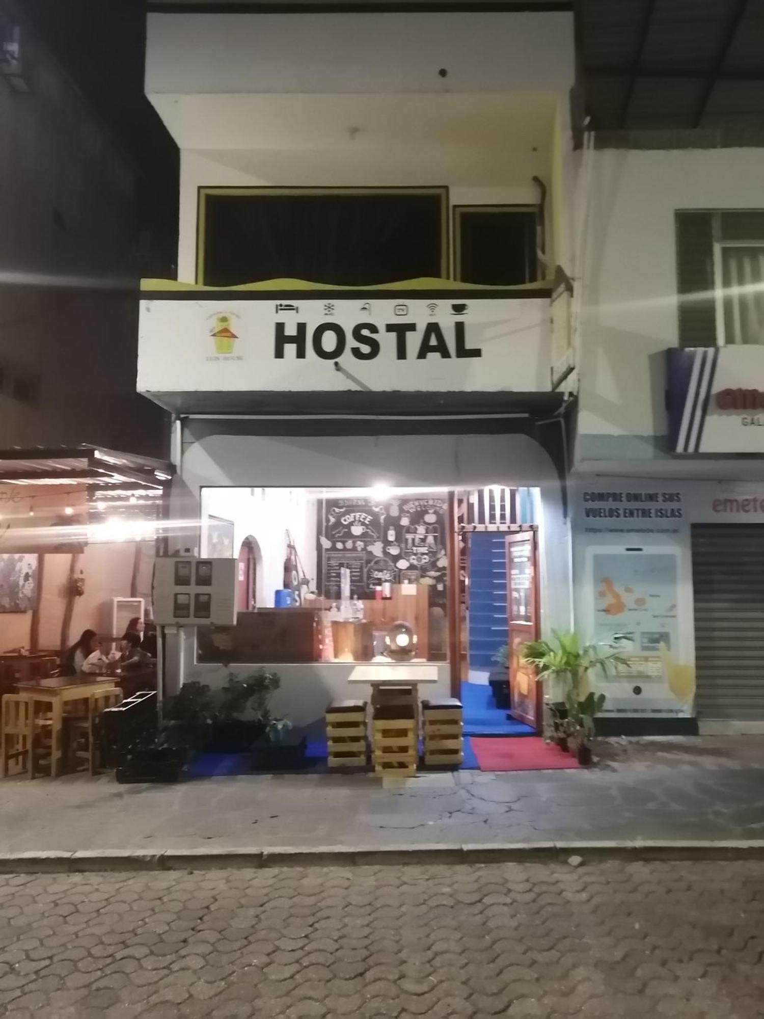 Hostal La Casa De Luis Puerto Baquerizo Moreno Dış mekan fotoğraf