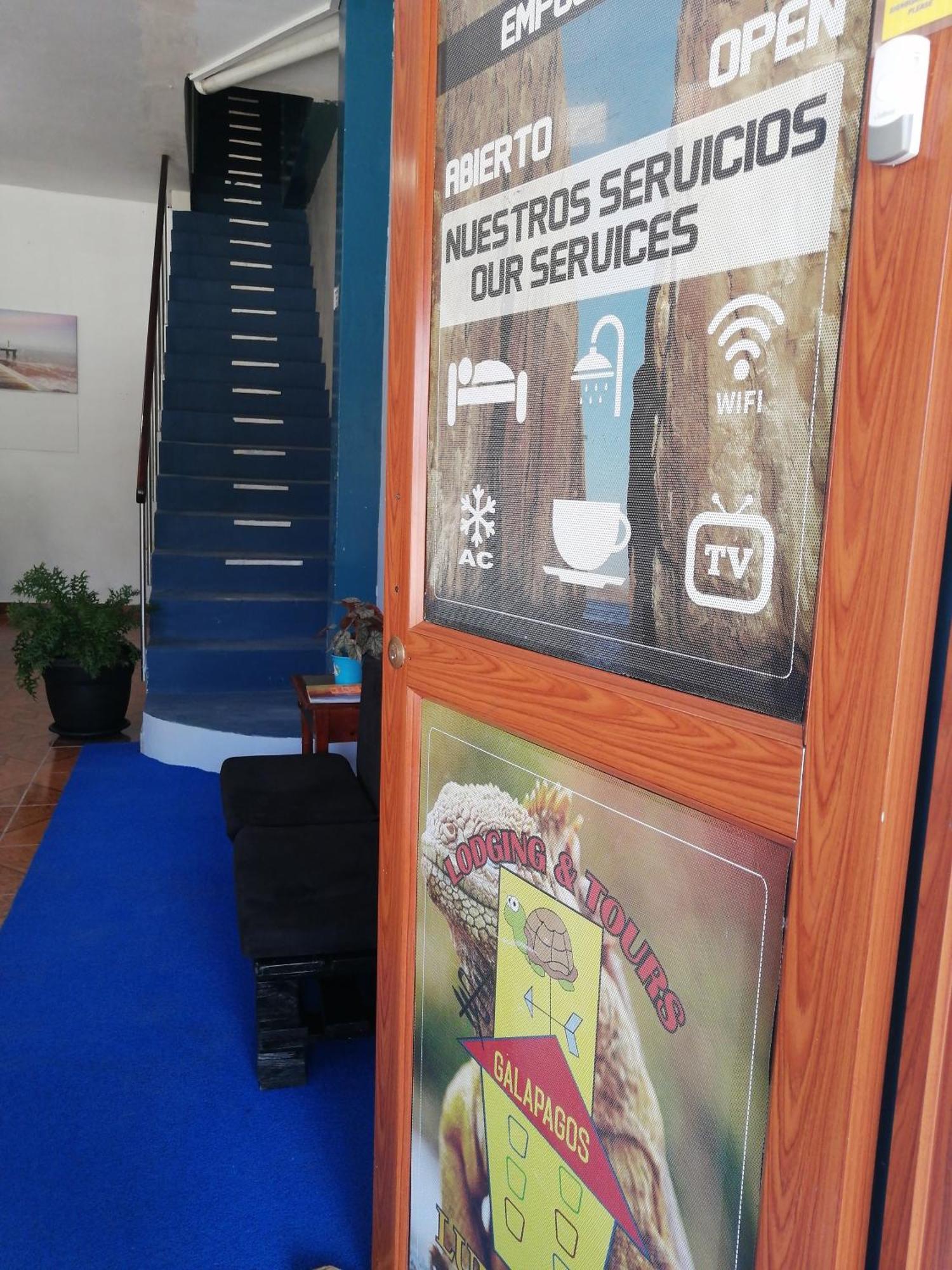 Hostal La Casa De Luis Puerto Baquerizo Moreno Dış mekan fotoğraf