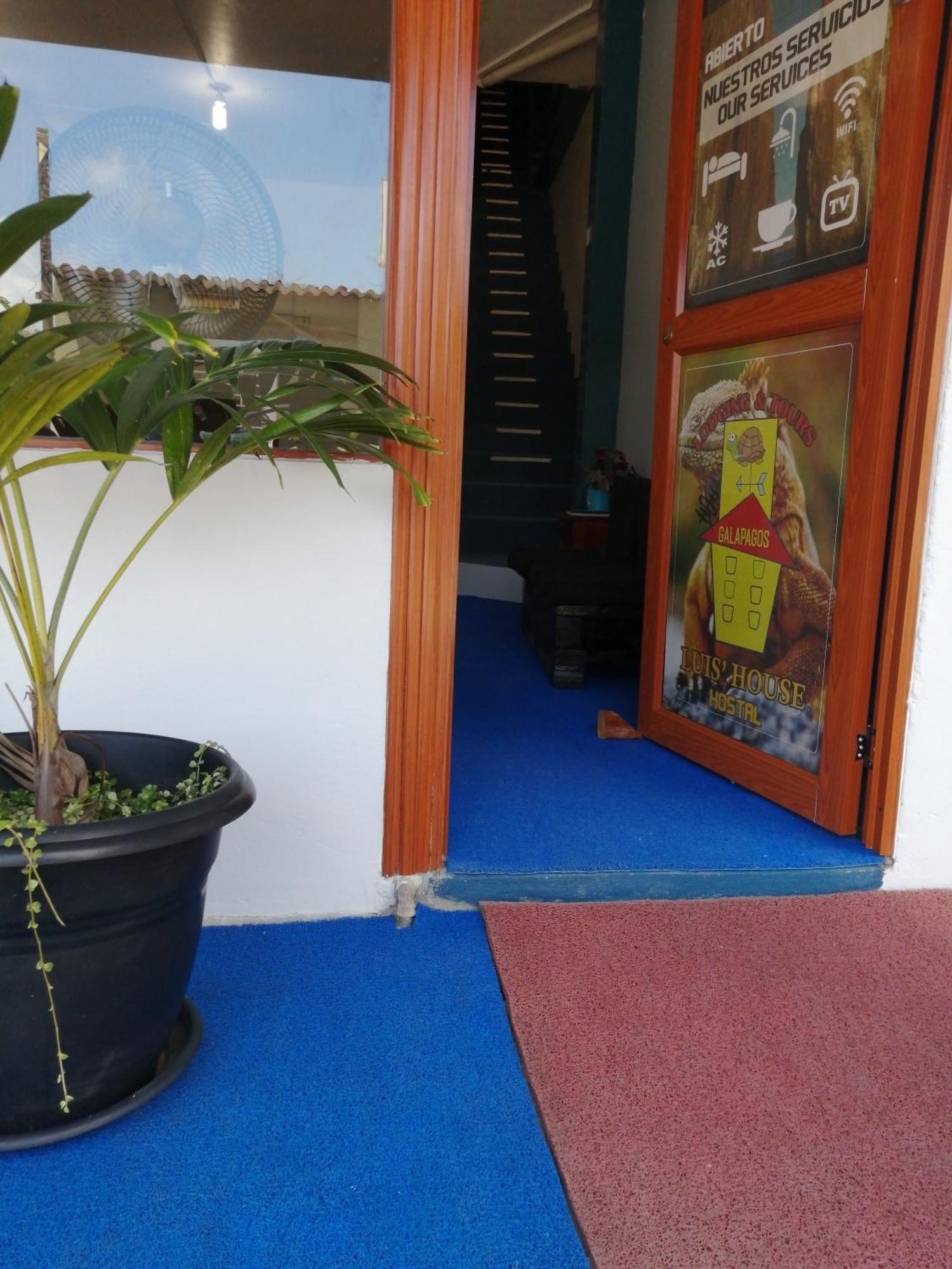 Hostal La Casa De Luis Puerto Baquerizo Moreno Dış mekan fotoğraf
