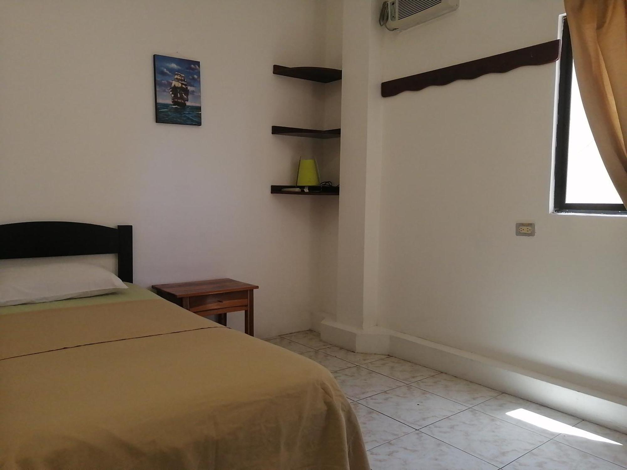 Hostal La Casa De Luis Puerto Baquerizo Moreno Dış mekan fotoğraf