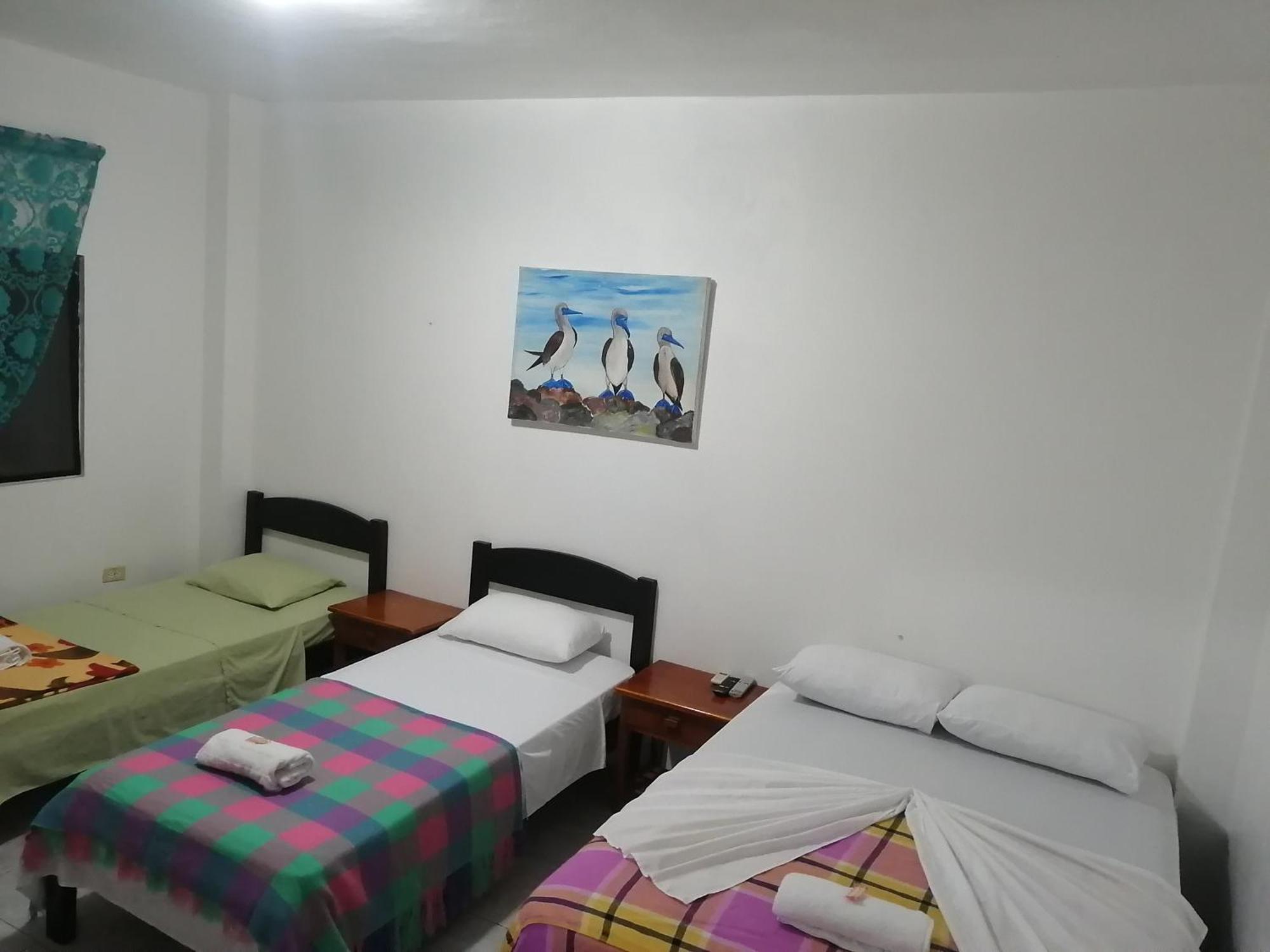 Hostal La Casa De Luis Puerto Baquerizo Moreno Dış mekan fotoğraf