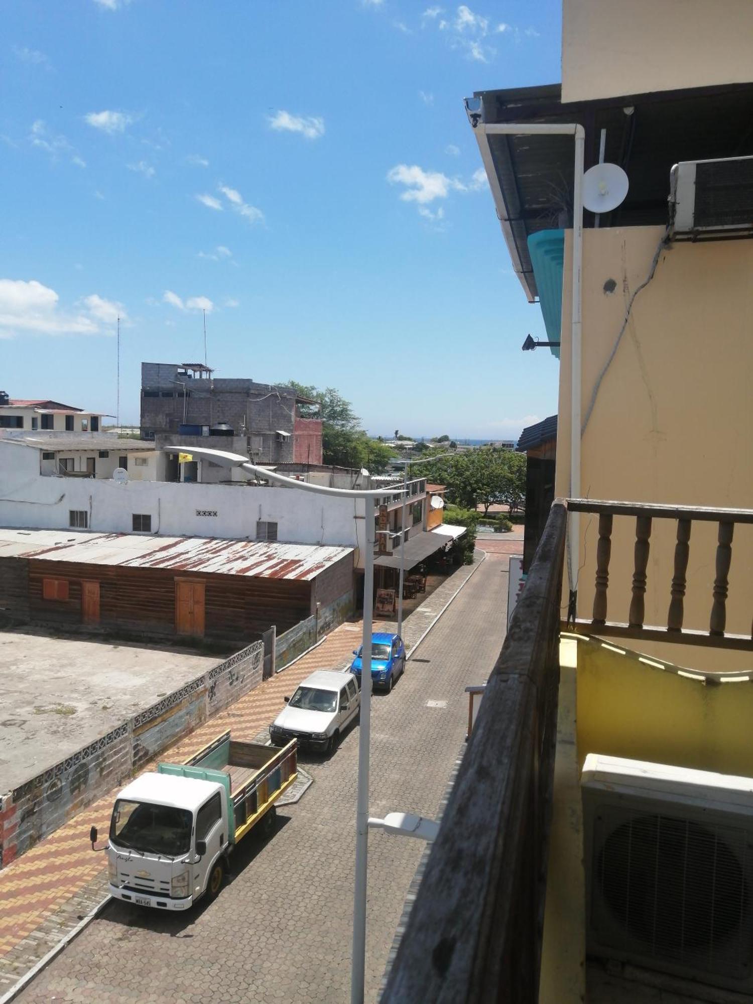 Hostal La Casa De Luis Puerto Baquerizo Moreno Dış mekan fotoğraf