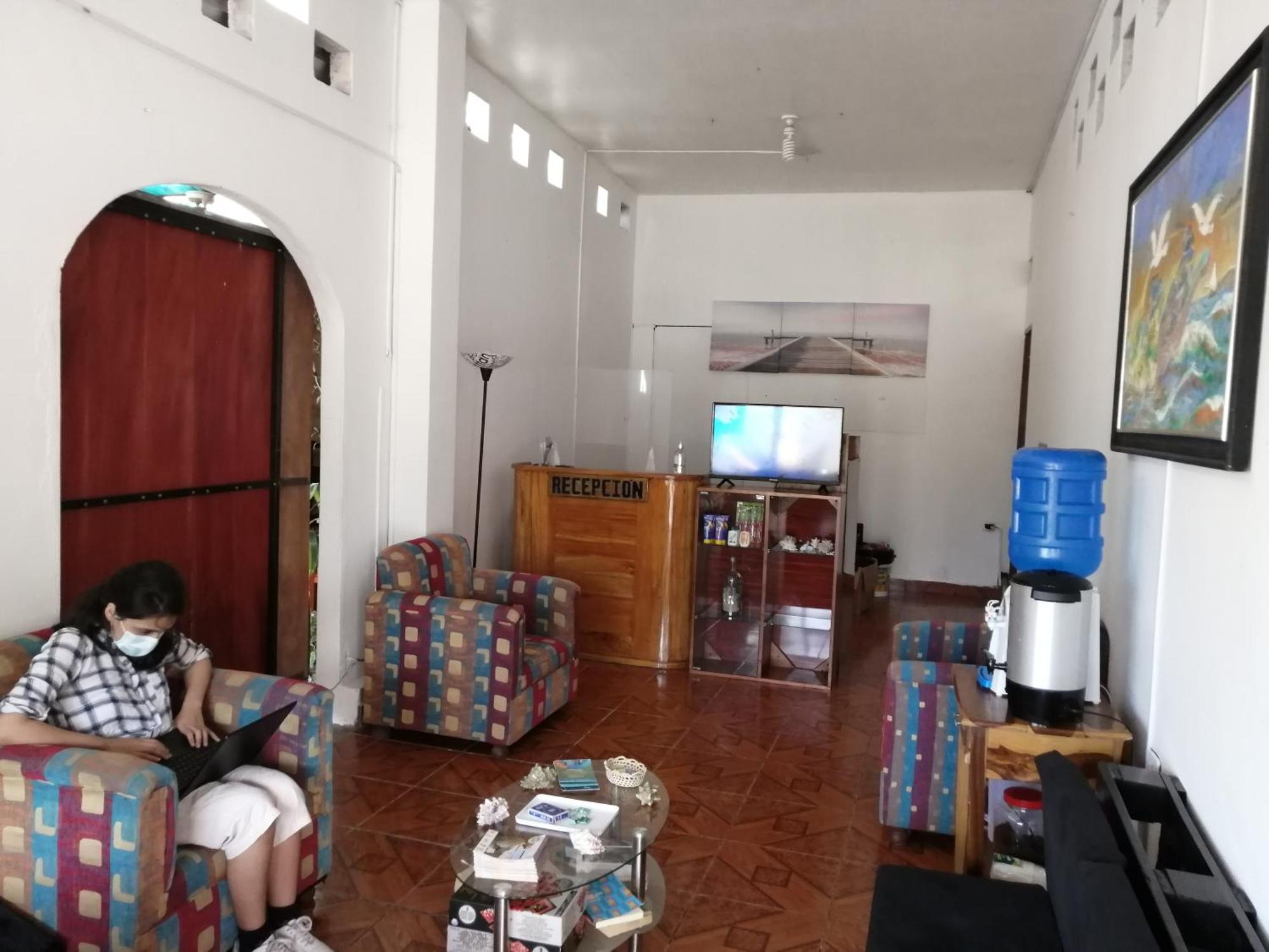 Hostal La Casa De Luis Puerto Baquerizo Moreno Dış mekan fotoğraf