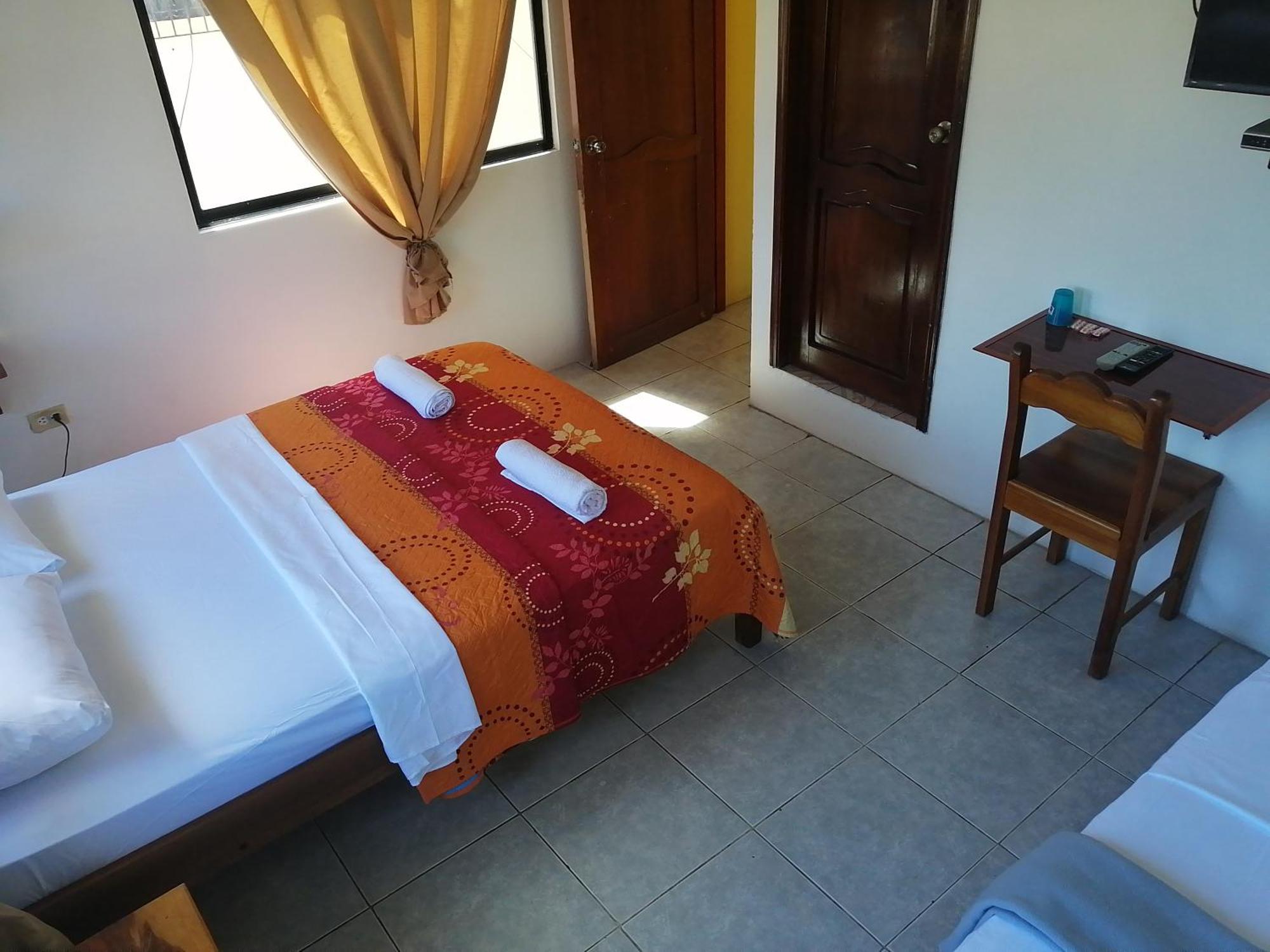 Hostal La Casa De Luis Puerto Baquerizo Moreno Dış mekan fotoğraf