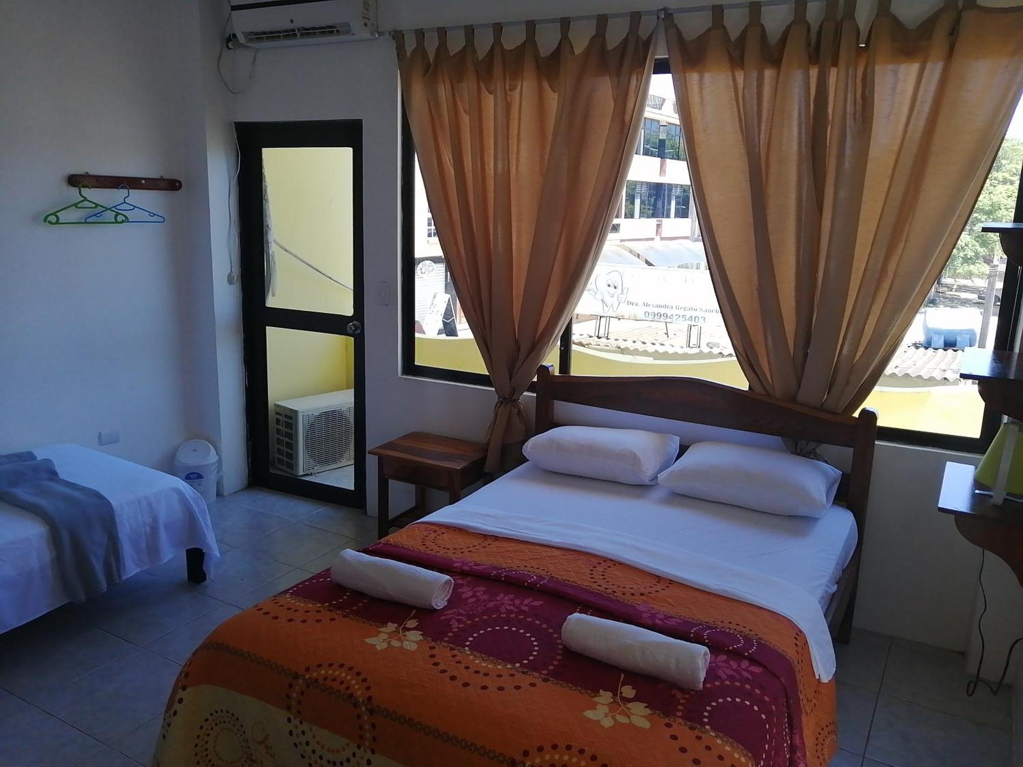 Hostal La Casa De Luis Puerto Baquerizo Moreno Dış mekan fotoğraf