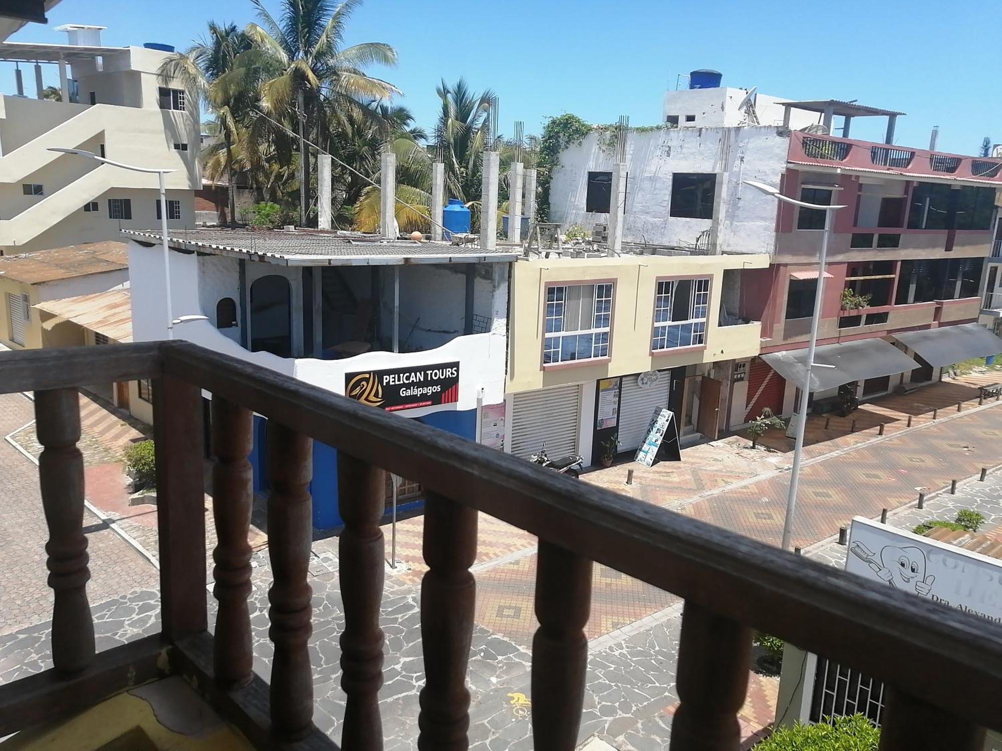 Hostal La Casa De Luis Puerto Baquerizo Moreno Dış mekan fotoğraf