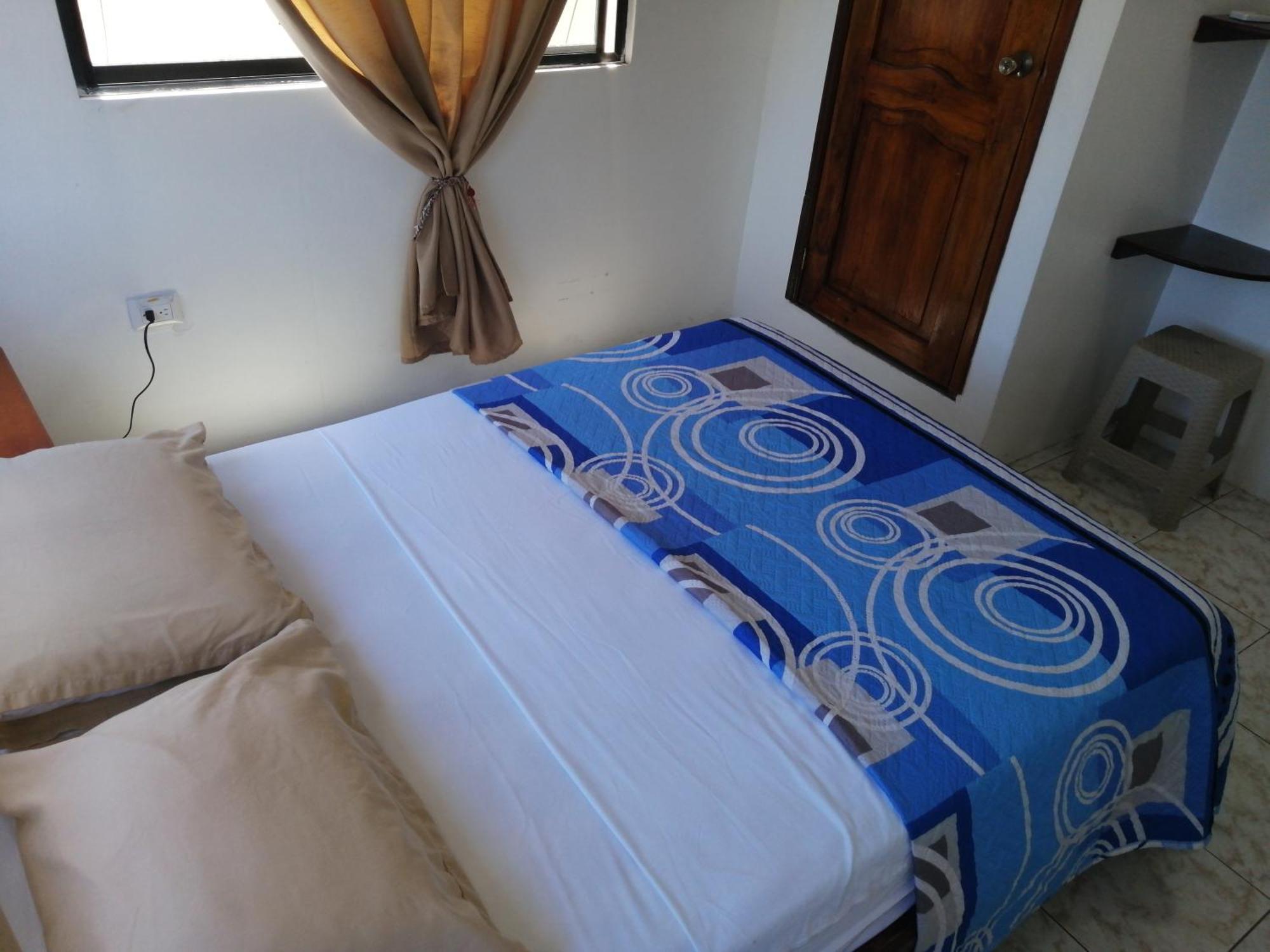 Hostal La Casa De Luis Puerto Baquerizo Moreno Dış mekan fotoğraf